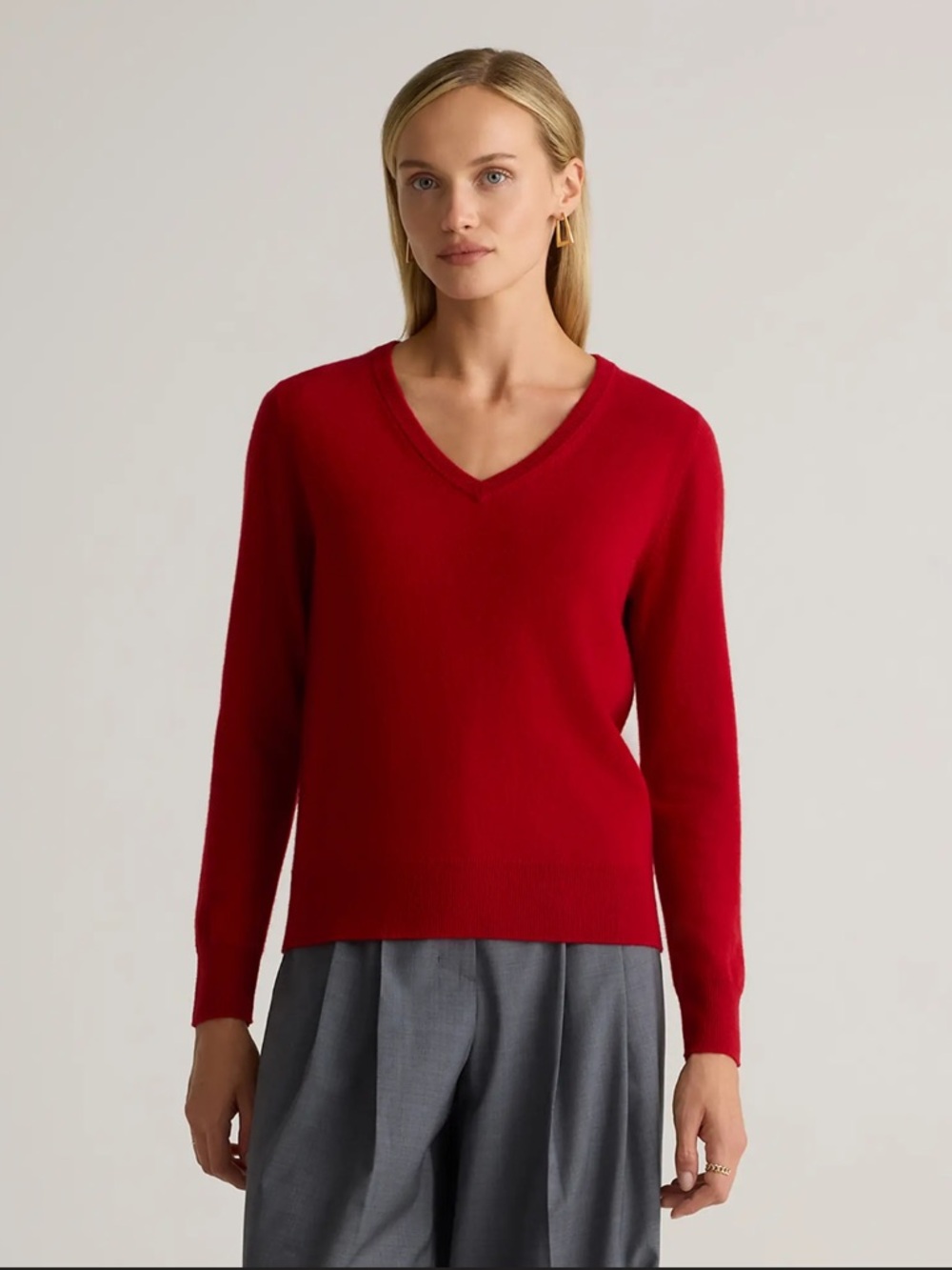 Quince Mongolian Cashmere V Neck Sweater - Varsity Red Size M